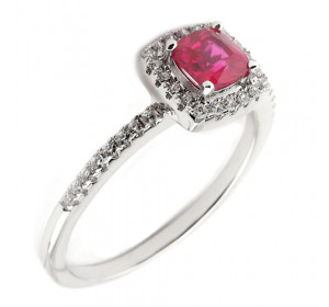 Серебряное кольцо с фианитом