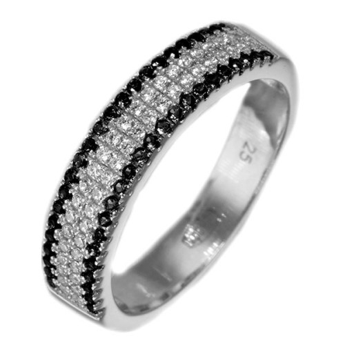 Серебряное кольцо с фианитом