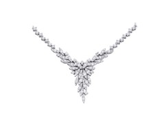 Золотое колье с бриллиантами