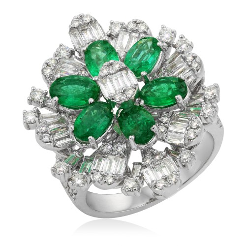 Золотое кольцо с бриллиантами и изумрудами