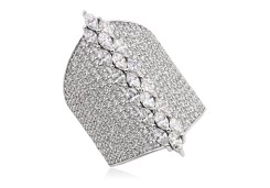 Эксклюзивное золотое кольцо с бриллиантами