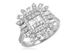 Кольцо из белого золота с бриллиантами