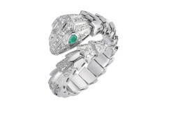 Золотое кольцо с бриллиантами и изумрудами