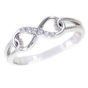 Серебряное кольцо с фианитом