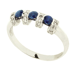 Кольцо из белого золота с сапфиром