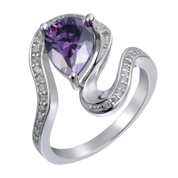 Серебряное кольцо с фианитом